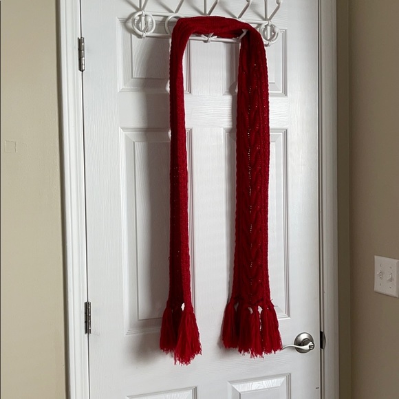 NWT Aeropostale Red Chunky Scarf with Tassles - Picture 5 of 5